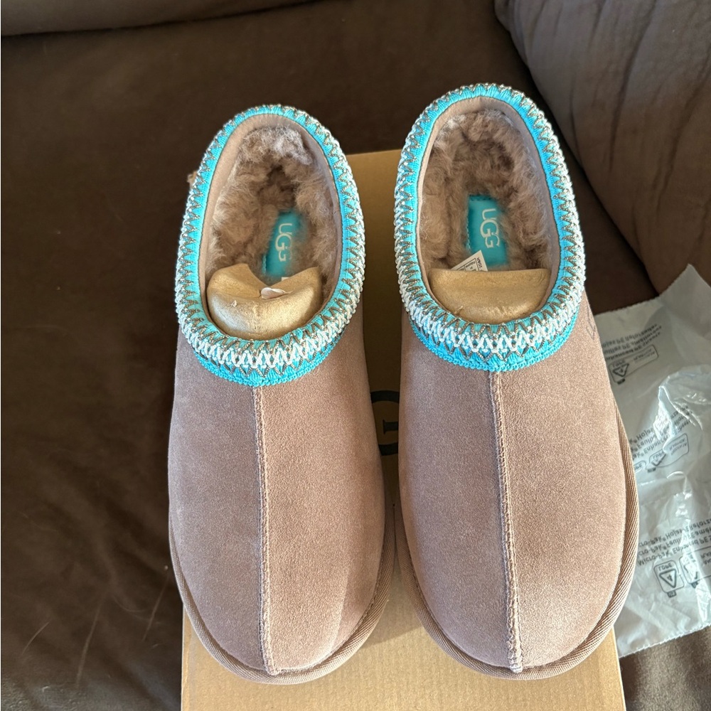 Brand new never worn Tasman UGG